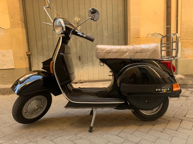 Vespa PX 200E (Arcobaleno) Vespa PX 200E (Arcobaleno)