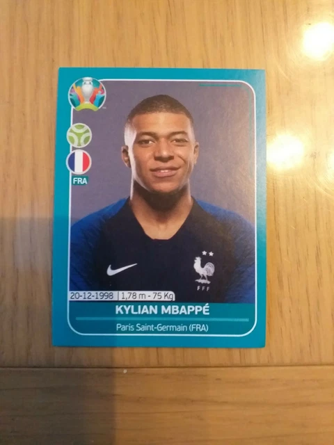Panini Adrenalyn XL UEFA Euro 2020 Premium Booster – Inkl. Limited Edition Card, Sammelkarten Für Fußballfans