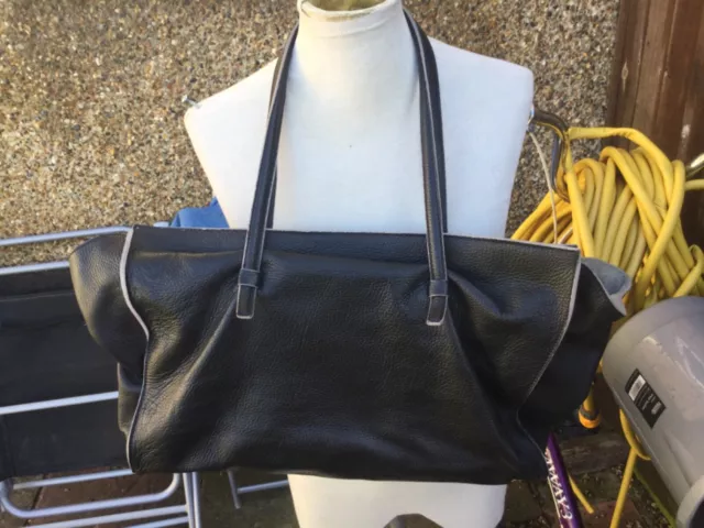 VITTORIA NAPOLI GENUINE Italian leather extra large black shopper