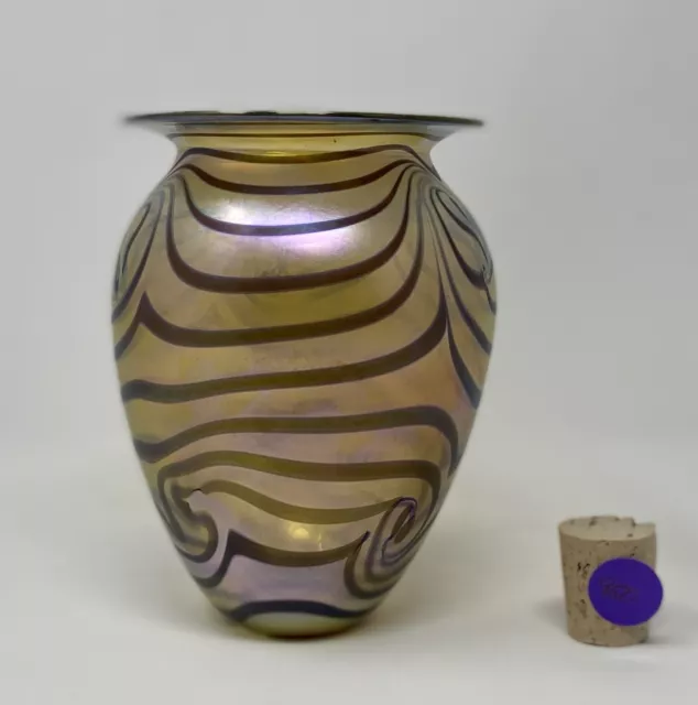 Vtg Robert Eickholt Signed Hand Blown Iridescent Pulled Feather Art Glass Vase 0