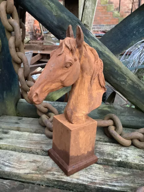 Cold Cast Iron Small Rusty Horse Head Bust Finial Statue Garden Ornament 🐴🐴