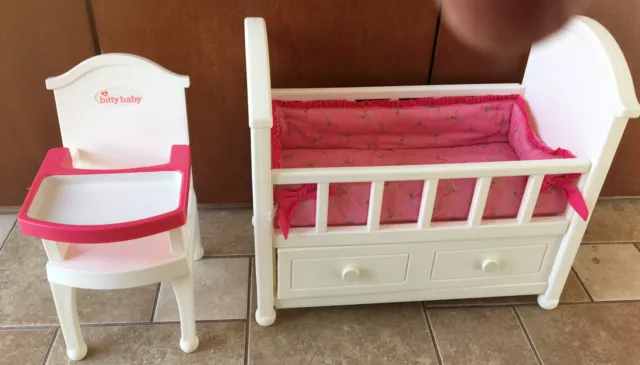 American Girl Bitty Baby Crib, Bedding & High Chair Set Retired White Pink EUC American Girl Bitty Baby Crib, Bedding & High Chair Set Retired White Pink EUC