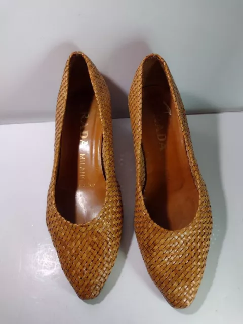 PRADA TAN WOVEN LEATHER PUMPS - 35.5 Made in ITALY 2" Heels