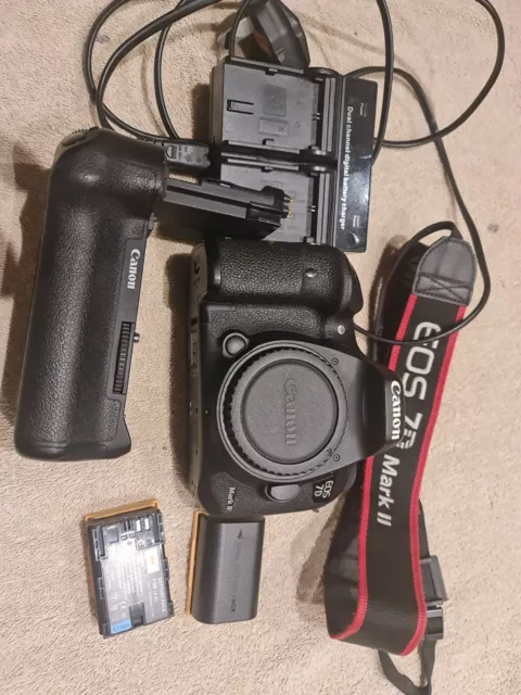 Canon EOS 7D Mark II Camera Body, inc Canon Grip Inc 32GB Mem Card