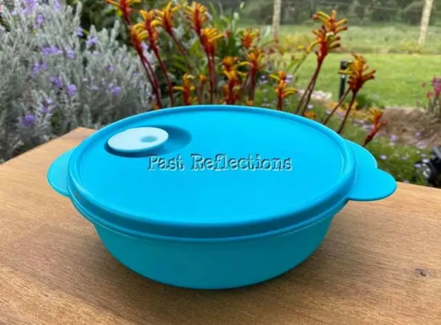 Tupperware Crystalwave Divided Microwave Bowl Aqua