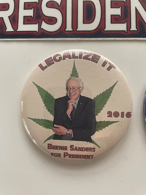 Bernie Sanders Bumper Sticker And 2 Buttons From The 2016 Campaign 2