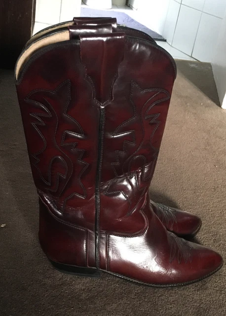 Bottes femme cuir verni bordeau T 39, talon 2 cm, TBE.