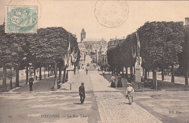 Carte postale ancienne VAL D'OISE PONTOISE 34 la rue thiers timbrée 1906