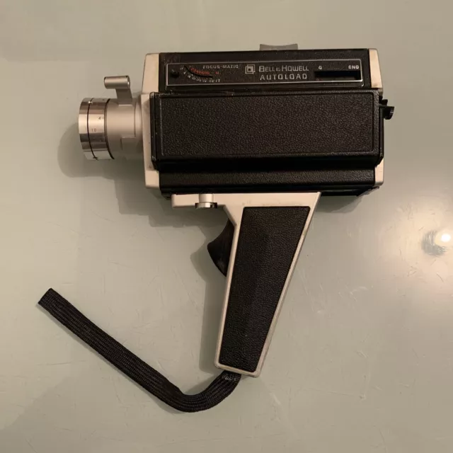 Ancienne Camera 8 mm Bell. Howell model 374B. 116661