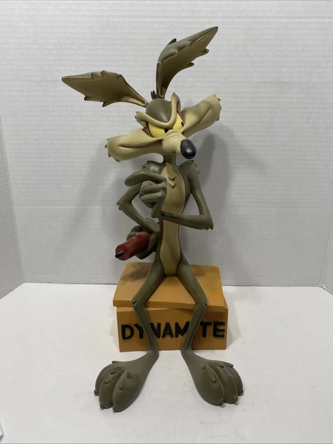 Looney Tunes Wile E. Coyote フィギュア　ダイナマイト LOONEY TUNES WILE E Coyote Sitting on Dynamite Road Runner statue