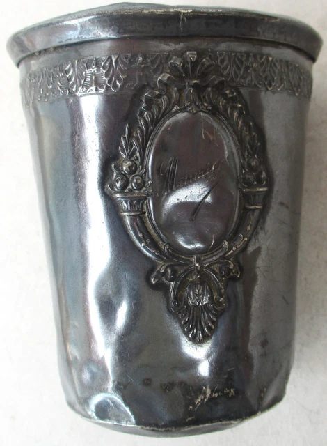 timbale en argent massif monogramme P W orfèvre Gabert Henry 91 gr timbale en argent massif monogramme P W orfèvre Gabert Henry 91 gr