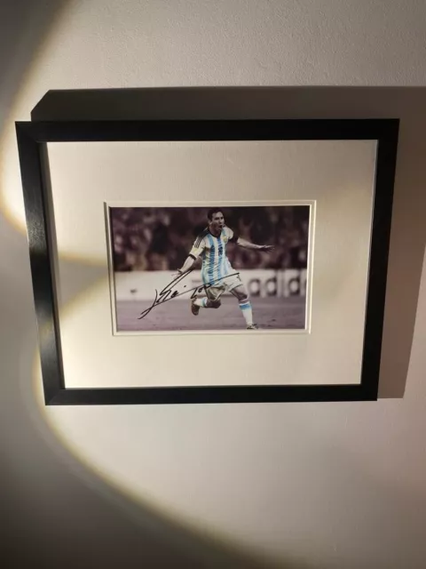 1 of 1 authentic messi framed and signed picture