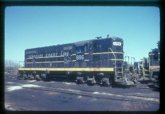 SCL 886 GP-7 (SEABOARD COAST LINE) --- Original Slide T7-12