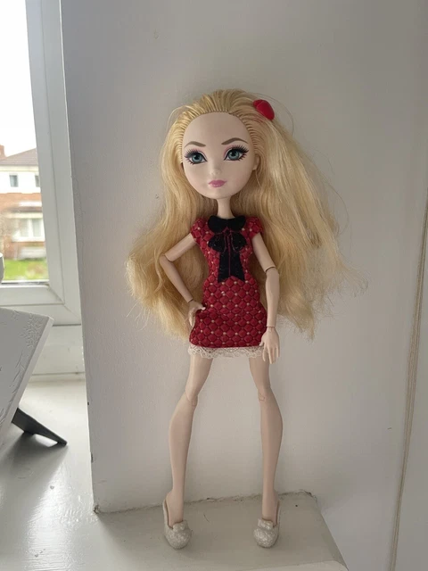 Ever After High Doll Apple White