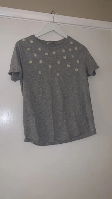 Tu women size 12 grey short sleeved daisy top