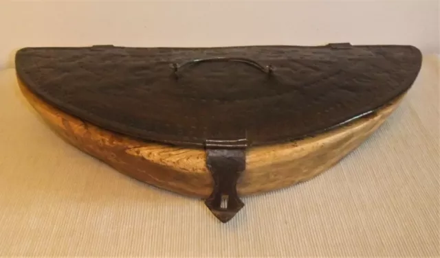 Antigua Pastera Rustica Con Tapa De Metal Punzonado Única