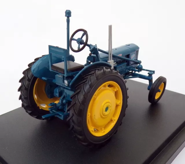 Hachette 1/43 Scale Model Tractor HT119 - 1954 SIFT H30 - Blue 2