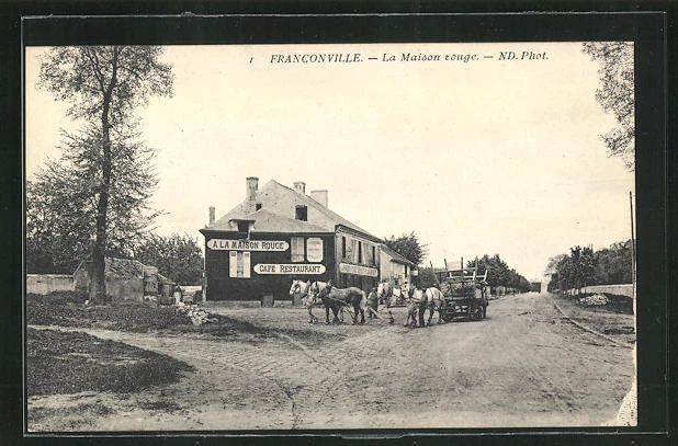 CPA Franconville, La Maison rouge, vue de la rue