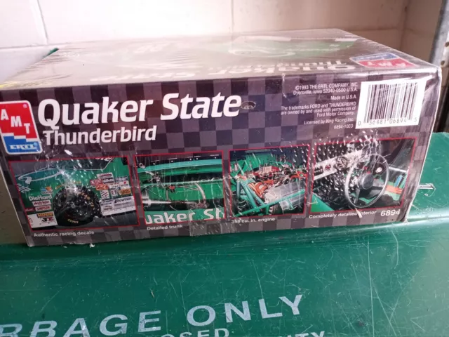 QUAKER STATE THUNDERBIRD  NASCAR RACE CAR KIT IN 1:25 scale NEW CONDITIONS 3