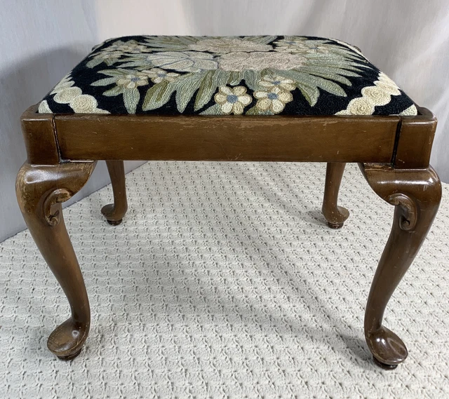Vintage Needle Art Queen Anne Footstool Freeman & Co. Thomasville, NC READ