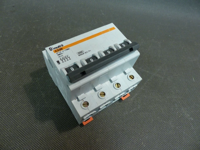 Disjoncteur Merlin Gerin C32N - Courant 15A - Modèle Occasion Mais Fonctionnel