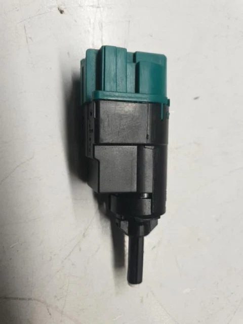 Interrupteur Des Feux De Freins 2532 000 Q0A Avec Numéro OEM
