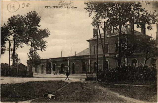 CPA AK PITHIVIERS - La Gare (631718)