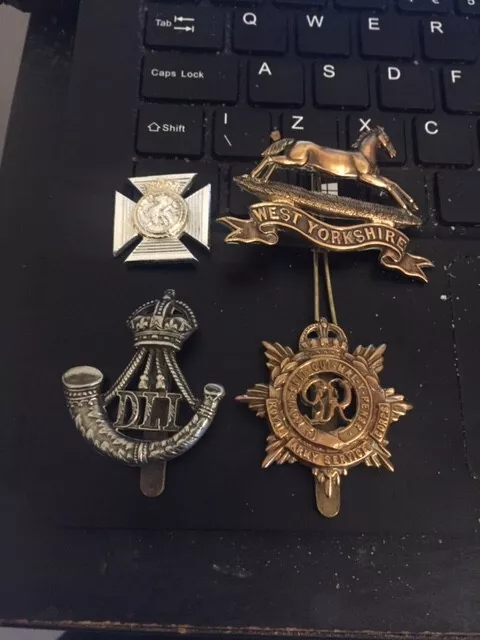 Army Cap Badges In good condition