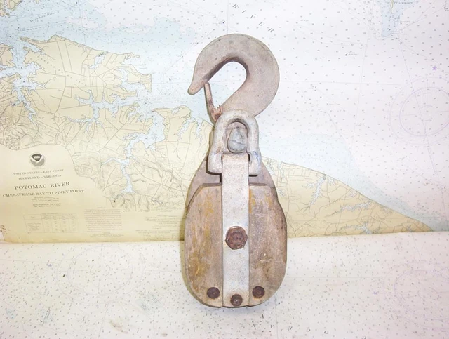 Boaters’ Resale Shop of TX 2208 1274.21 DECORATIVE 8" WOODEN SNATCH BLOCK