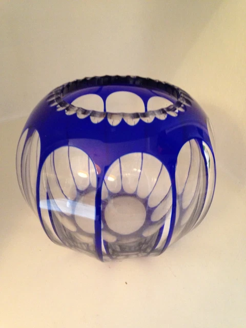 superbe vase boule à facettes  bleu cristal VAL SAINT LAMBERT