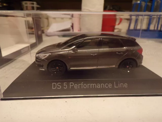 Voiture miniature 1/43ieme..Citroen DS5..de 2016..Bi-Color..s/boite