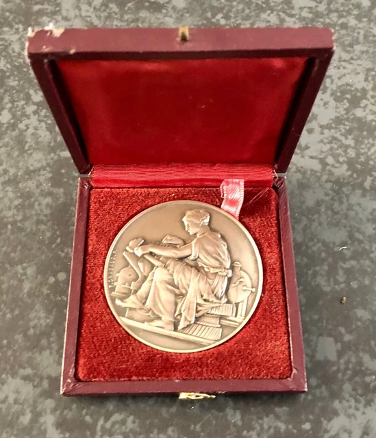 Médaille Commémorative En Bronze "75 Ans De Rivalité Et D'amitié" - Pays De Galles/NZ, Années 1980