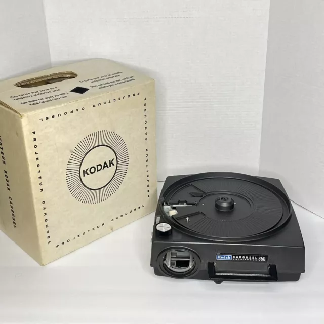 Vintage Kodak Carousel Projector Auto-Focus Model 850 Made in Canada (Untested)