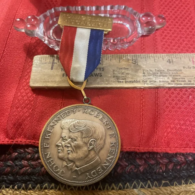 Vintage Kennedy John , Robert Medal Konigsland Aschbach .