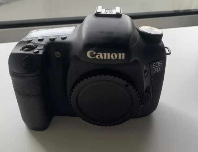 Canon EOS 7D 18.0 MP SLR-Digitalkamera - Schwarz (Nur Gehäuse)