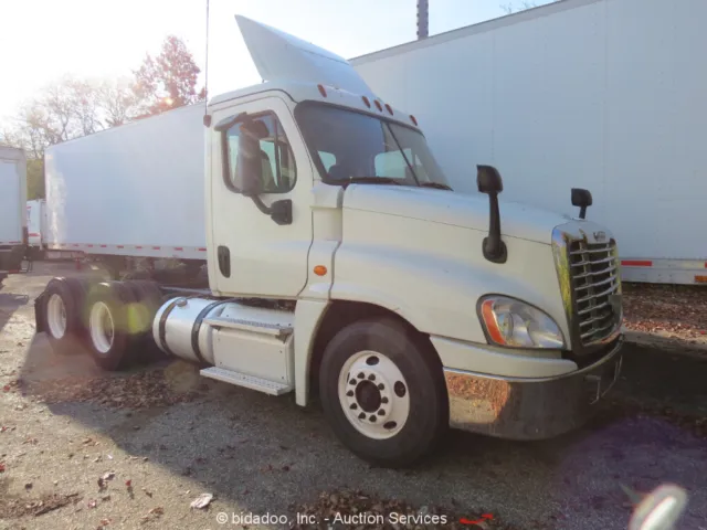 2019 Freightliner Cascadia 125 T/A Truck Tractor Day Cab Detroit -Parts/Repair