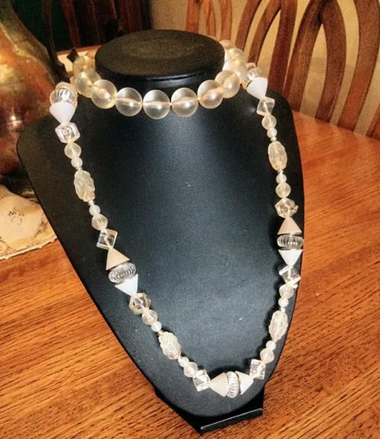 AWESOME Vintage Costume Jewelry Clear & Frosted Lucite  Necklace & Bracelet Set