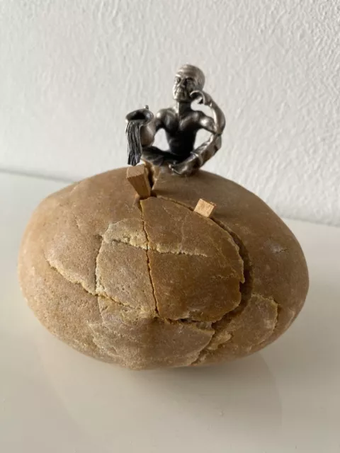 Sammlerfigur "Geisteskraft", Denker, aus Metall und Stein, B: 14 cm, H: 11 cm