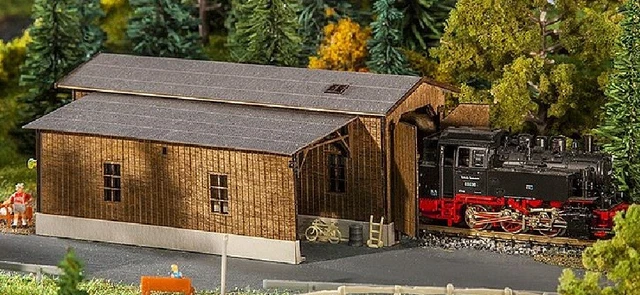 MAQUETTE HO VOLLMER faller kibri ? hangar locomotive porte non amovible
