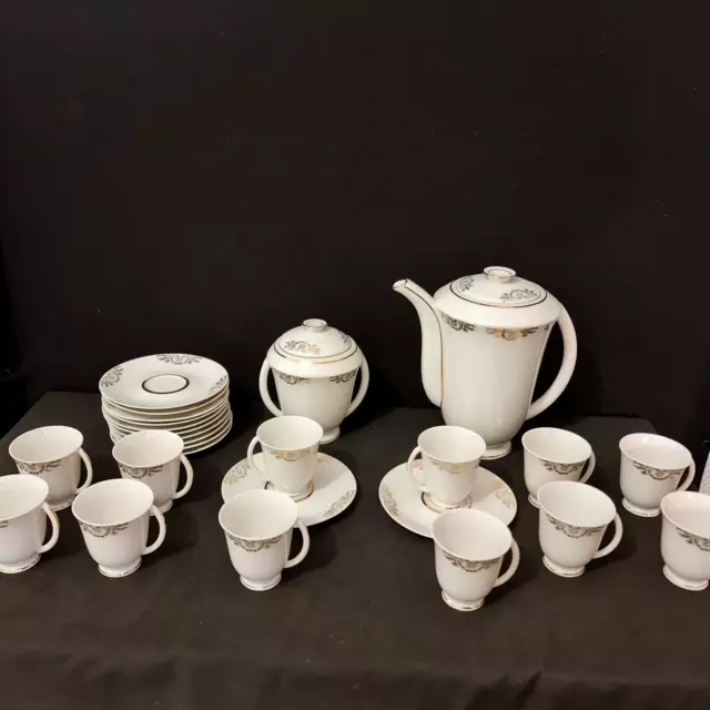 Partie de service à café 12 tasses en porcelaine de Limoges "UNIQUE" - XXe