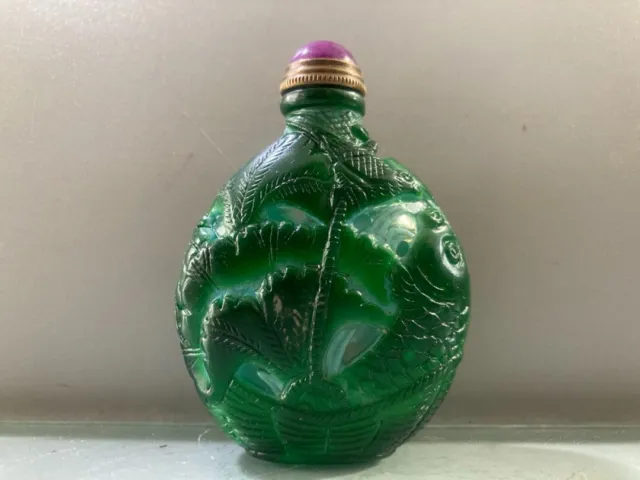 old noble Coloured glaze Double nesting carved fish bird statue snuff bottle