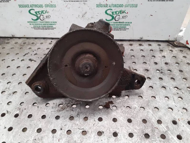 Pompe de direction assistée Nissan Patrol W160 2.8 120 CV Pompe de direction assistée Nissan Patrol W160 2.8 120 CV