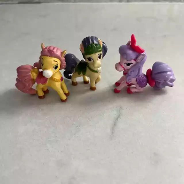 (3) caballos ponis en miniatura mascotas del palacio de princesas de Disney