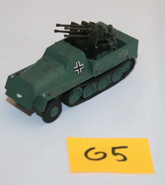 ROCO DBGM 187 Schwerer Wehrmachtschlepper Flakvierling (1) loose