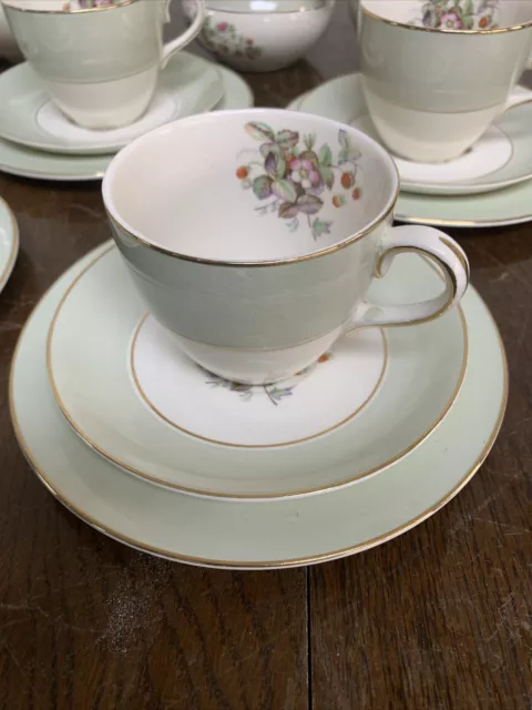 22 Piece Crown Ducal AGR Strawberry Fair Breakfast Tea Set 2