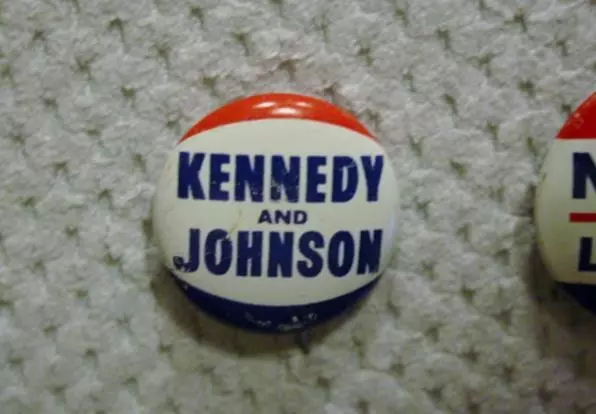(2) Vtg 1960 PRESIDENTIAL Collectors Pinbacks KENNEDY & JOHNSON + NIXON & LODGE 2