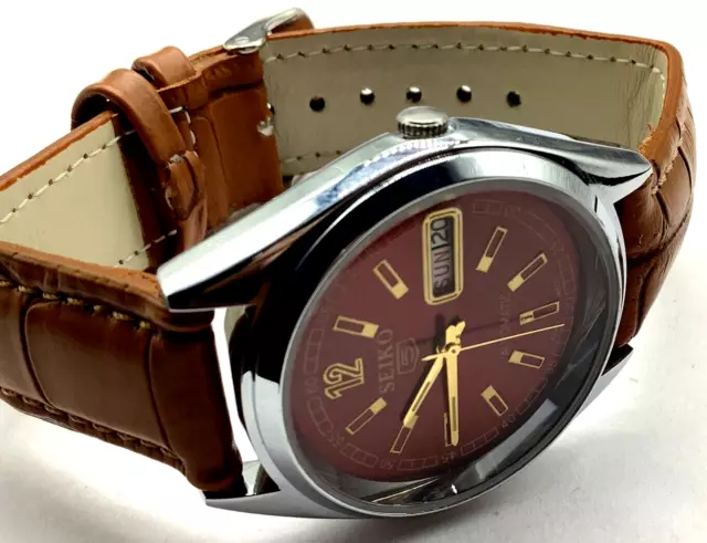Japan made Seiko 5 Automatic maroon Dial Day Date vintage Men's Wrist Watch