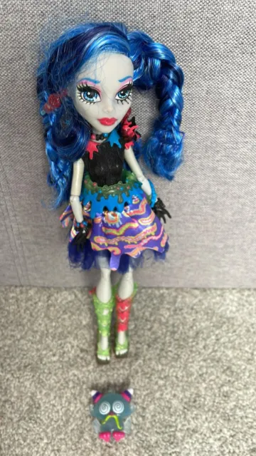 Monster High Doll Ghoulia Yelps With Pet - Sweet Screams