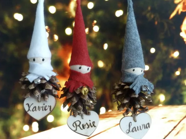 Muñeco Elfo de Navidad. Adorno personalizado. Colgante de árbol de navidad.