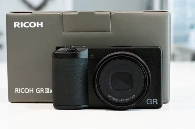 Ricoh GR IIIx Digital Camera - Black (26.1mm f/2.8 GR Lens) - Shutter 431